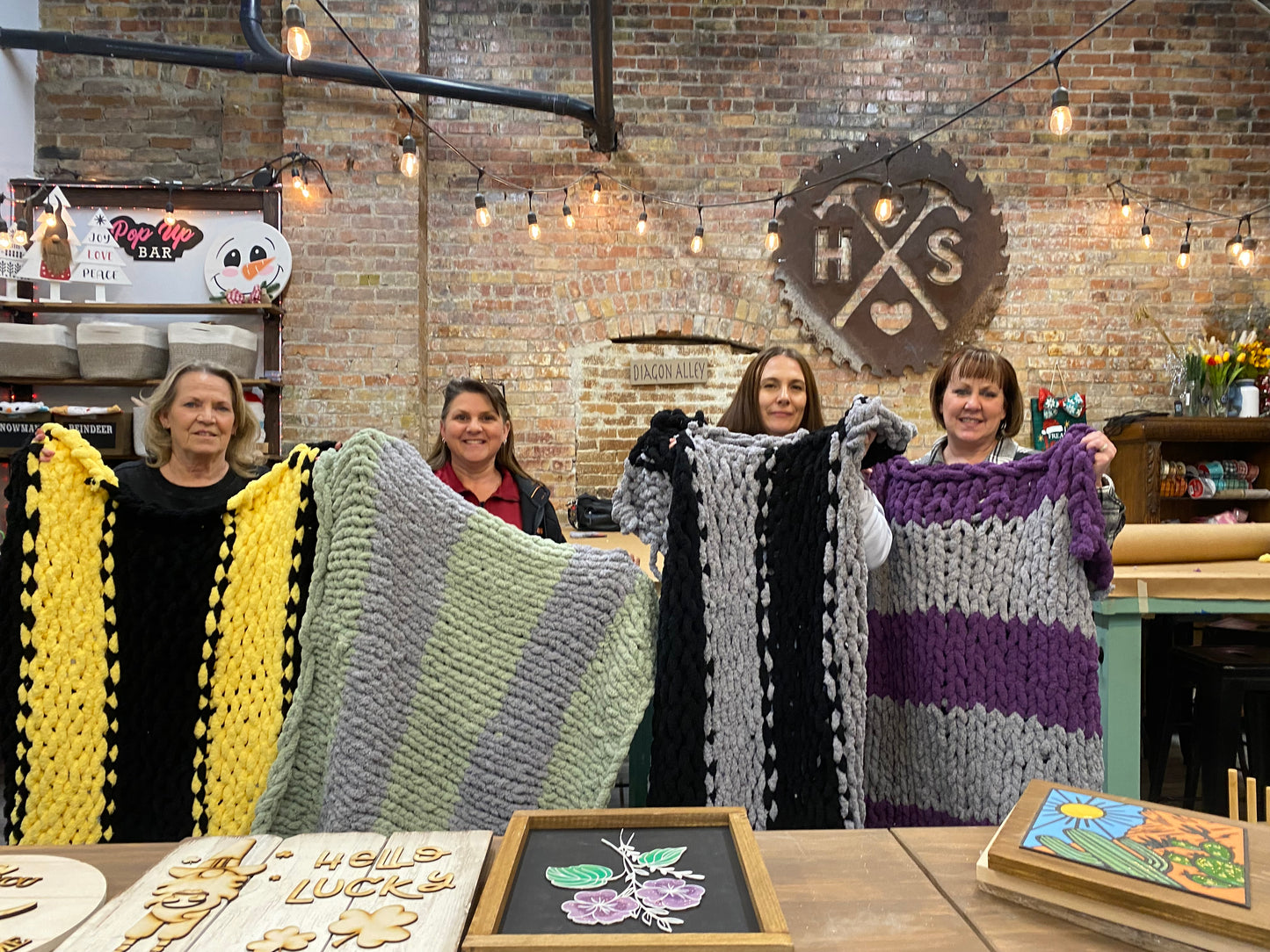 Chunky Hand Knit Blanket Workshop: Saturday 11/15 10am