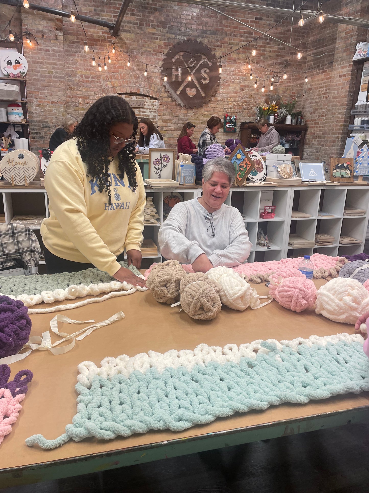Chunky Hand Knit Blanket Workshop: Saturday 11/15 10am
