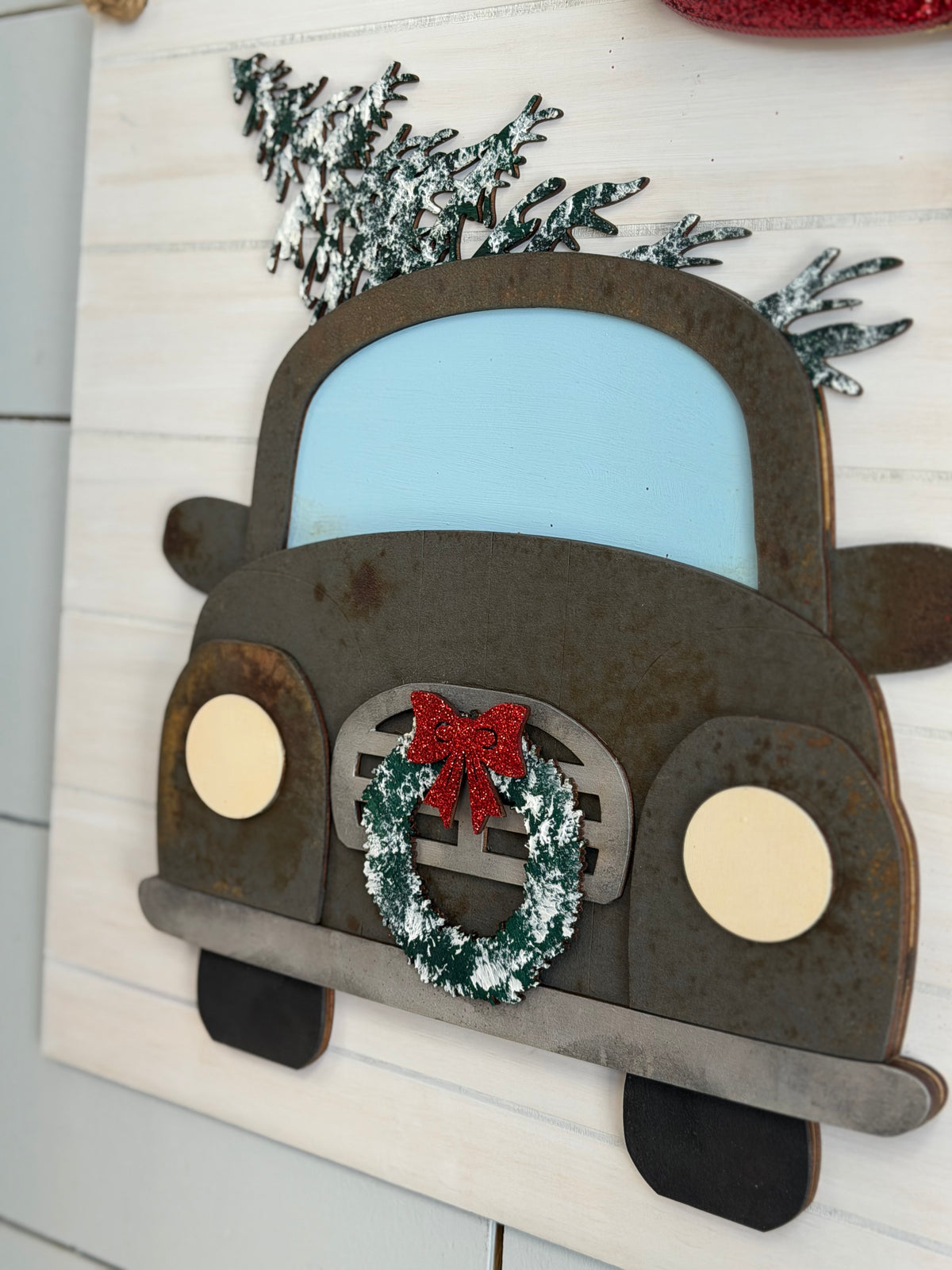12/5 at 10am: Christmas Truck Pallet Sign