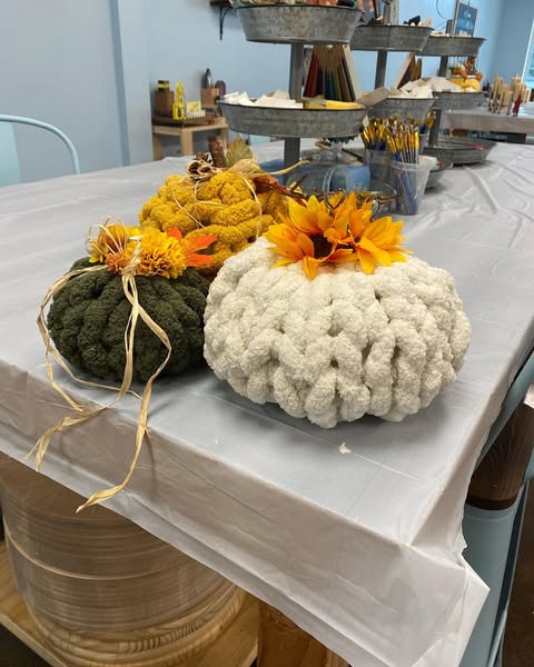 11/7/25 @ 6:30pm 3 Hand Knit Chunky Pumpkins Workshop