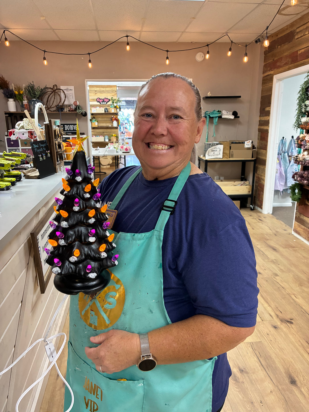 Vintage style ceramic tree with light kit
