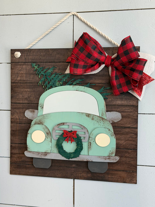 12/5 at 10am: Christmas Truck Pallet Sign