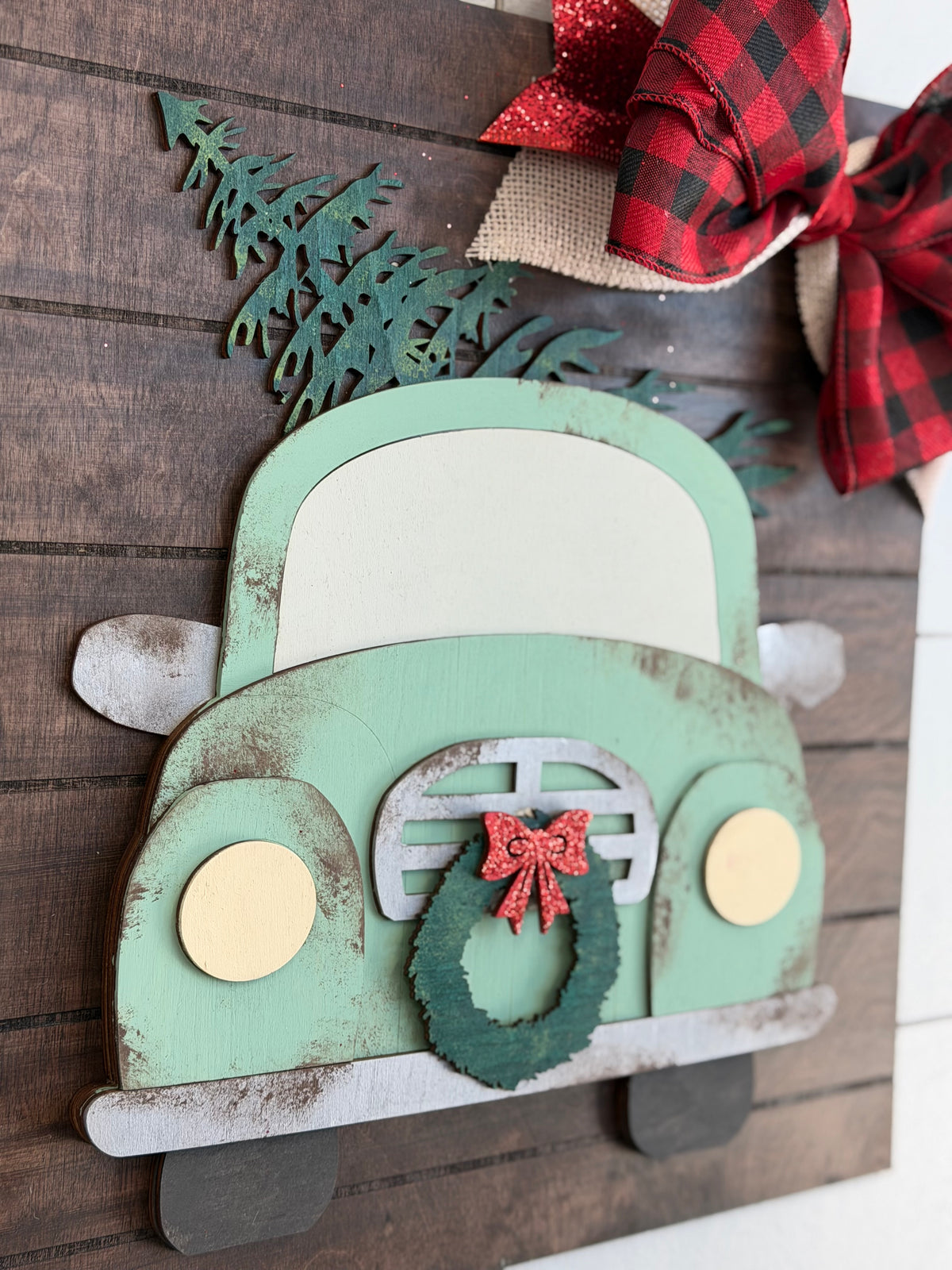 12/5 at 10am: Christmas Truck Pallet Sign