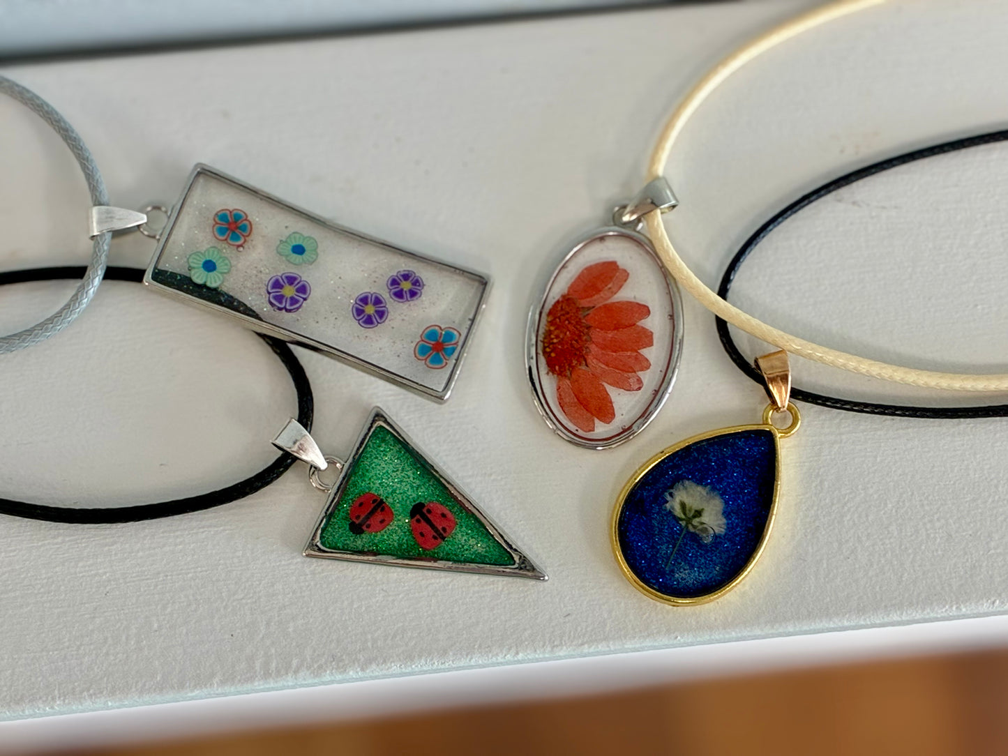7/17/26 @ 6:30pm Resin Necklaces and Key Chains Workshop