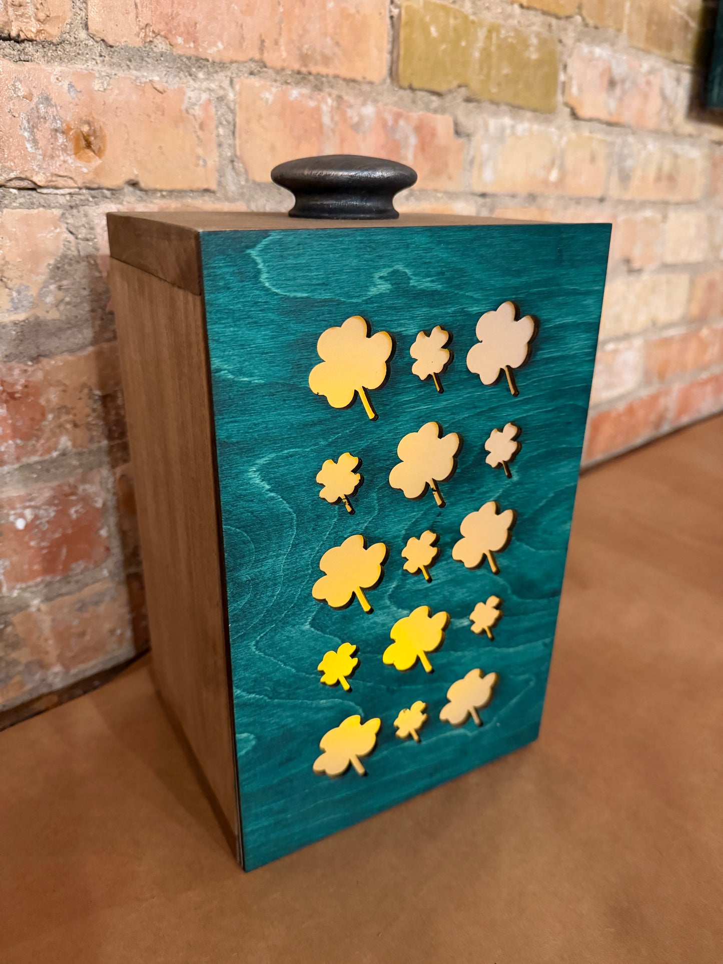 Light Up Lanterns with Changable Face Plates: 1/10 at 5pm