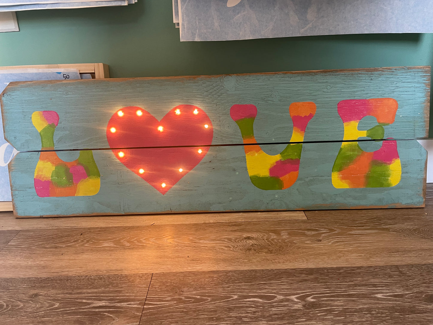 Lighted Rustic Pallet Signs 3/7 10am